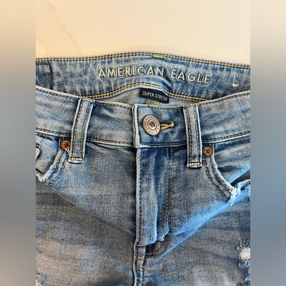 American Eagle Denim Short with Floral Pockets - Picture 6 of 7